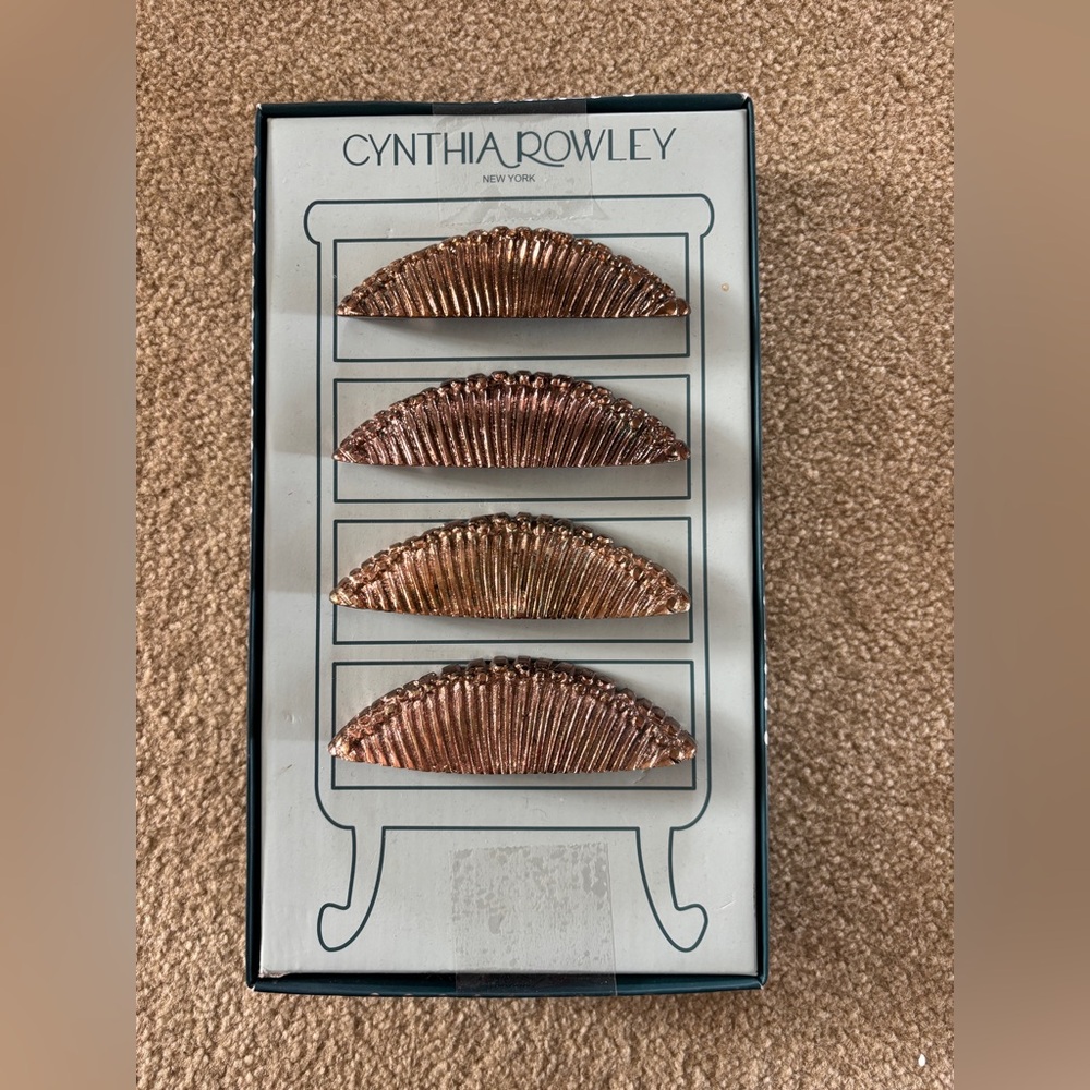 🆕 NIB Cynthia Rowley Drawer pull set.